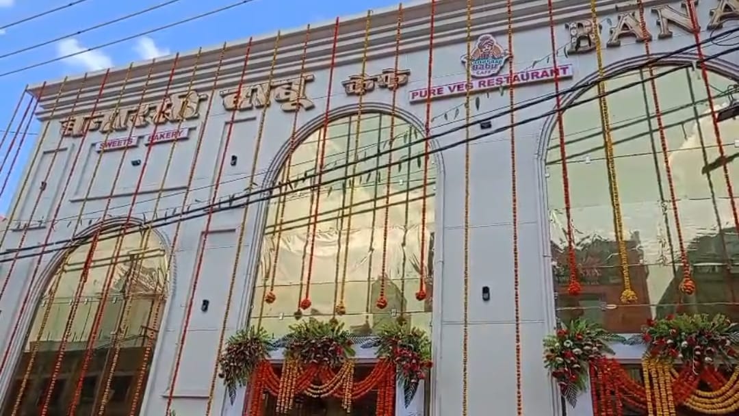 बनारसी बाबू Cafe & Restaurant